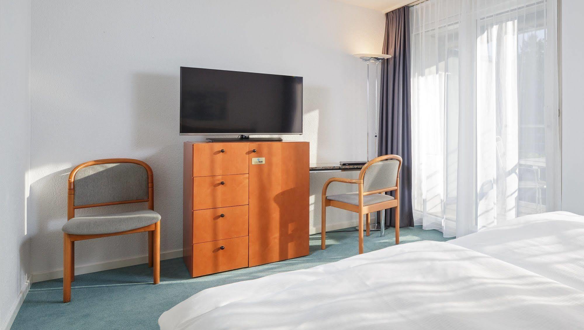 Wellness Hotel Tenedo - Thermalquellen Resort Bad Zurzach ภายนอก รูปภาพ
